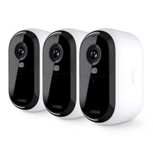 Arlo Essential 3 HD trådløs overvågningskamera 3-pak, hvide, frontvisning med synlige linser og sensorer.