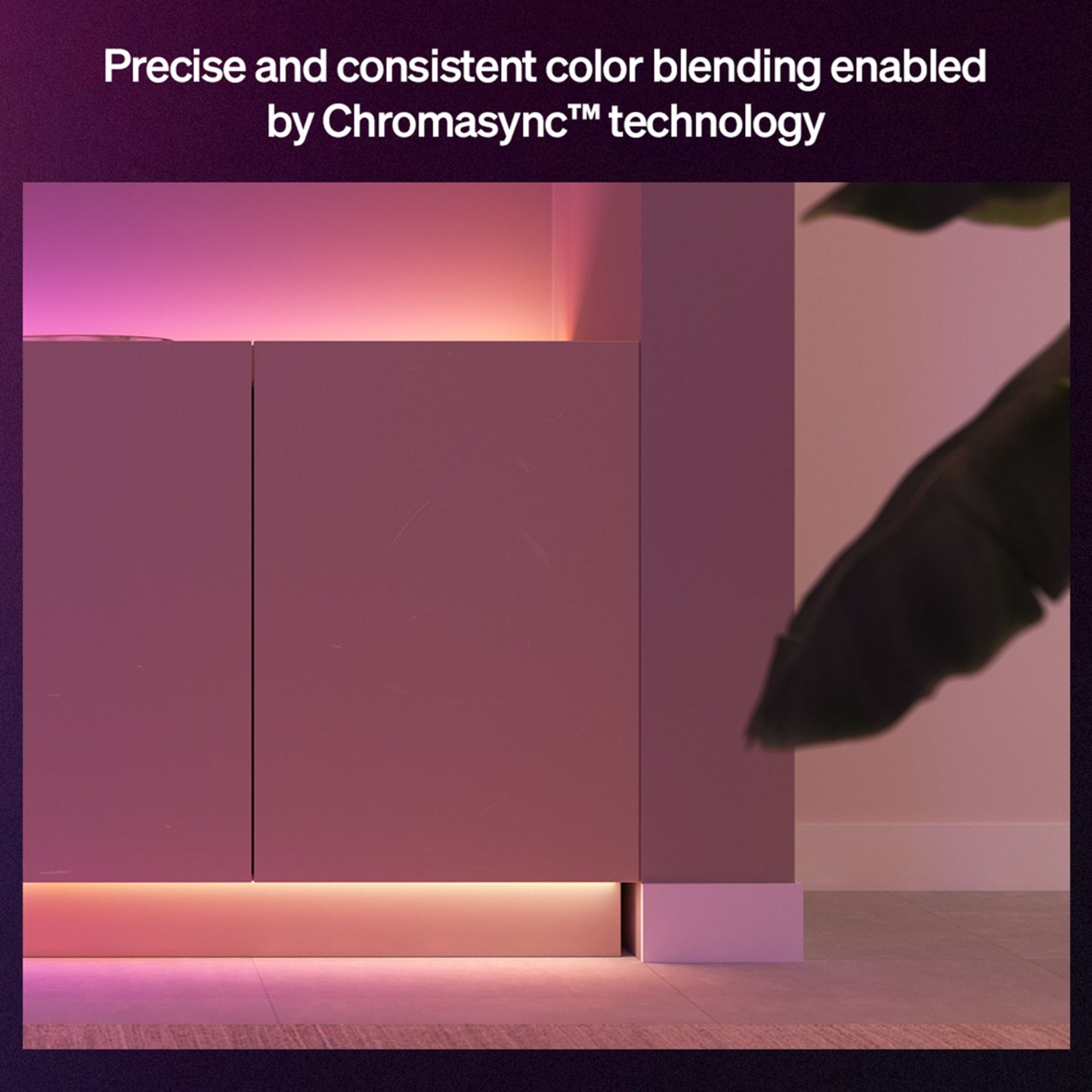 Philips Hue Flux LED-strip 10 m med bløde pink og orange nuancer, tekst: Chromasync™ for præcis farveblanding.