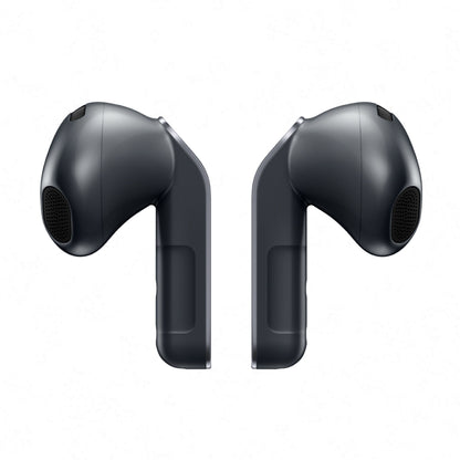 Samsung Galaxy Buds4 sorte trådløse høretelefoner med stemmedesign, mesh-højttalergitre og sølvdetaljer, aktiv støjreduktion.