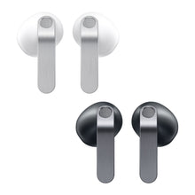 Samsung Galaxy Buds4 true wireless earbuds i hvid og sort med metallic stængler, afrundede ørepropper og aktiv støjreduktion.