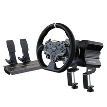 MOZA Racing R5 racersimulator med sort direct drive rat, knapper, padler, metalbase og to metalpedaler.