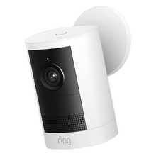 Ring Outdoor Cam Plus Battery Retinal 2K udendørs overvågningskamera, hvid, monteret med cirkulær fod, frontvendt linse.