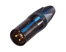 Neutrik XLR hanstik sort model med tre guldbelagte ben sat i vinkel velegnet til mikrofoner og lydudstyr.