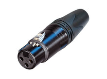 Neutrik XLR-hun stik sort med metallås og mærkat, til signalkabler og loddeforbindelser.