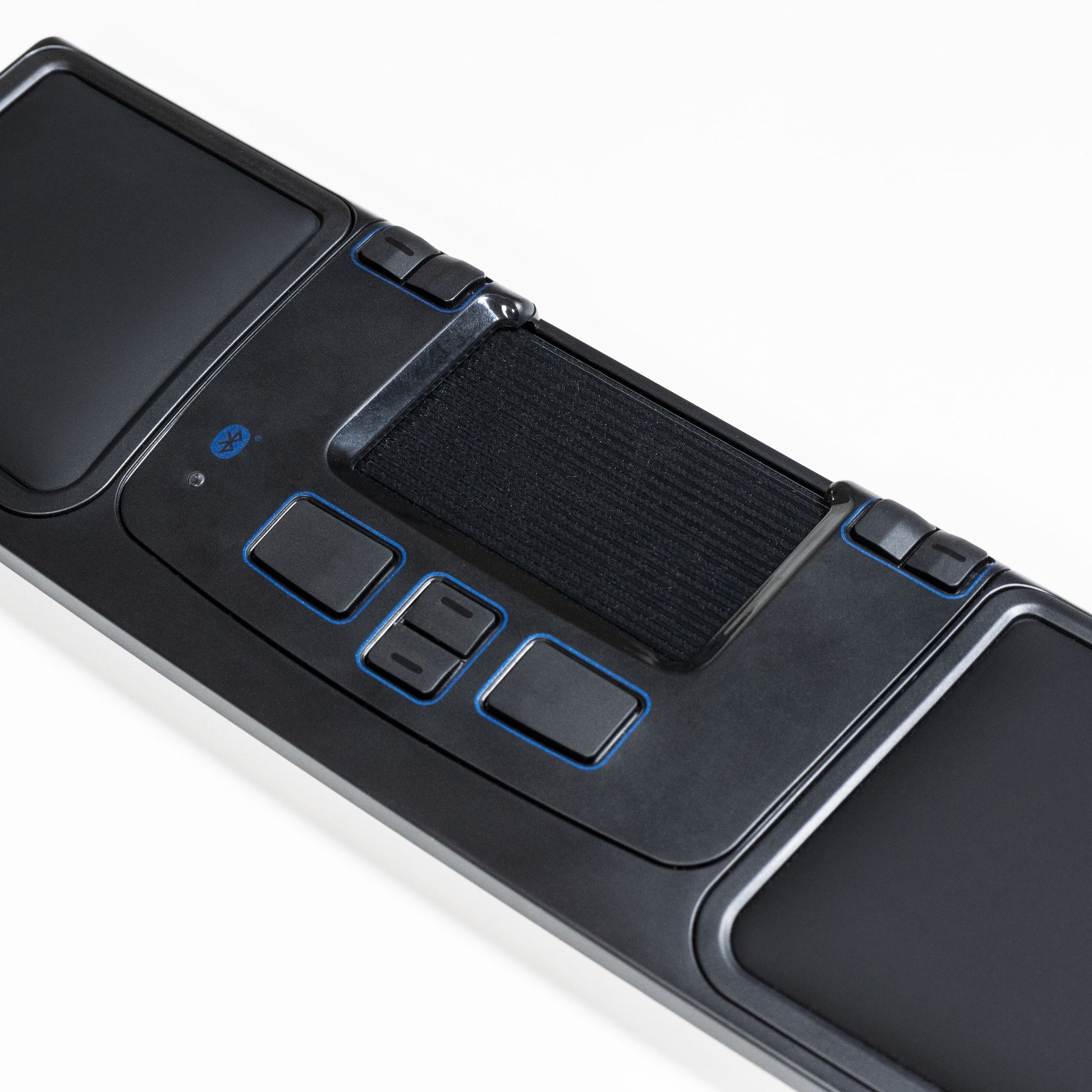 Mousetrapper Prime Trådløs Ergonomisk musesort, flere knapper, central scrollbar, Bluetooth-ikon, store touchflader.