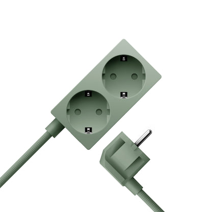 Sudio vægadapter GaN-opladning 30 W grøn med USB-port, kompakt design.