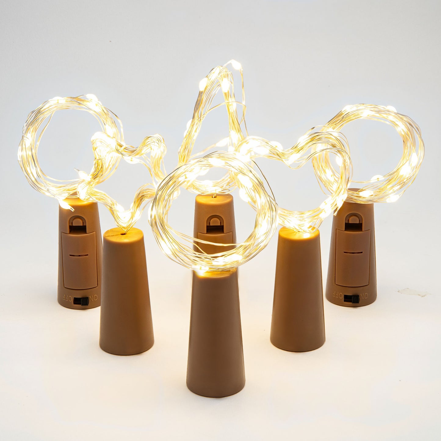 Rubicson vinprop med LED-lys, 5 stk, brun flaskestopper med lysende wire i løkker og hjerter, til dekorativ flaskebelysning.