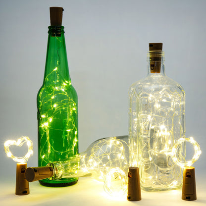 Vinprop med LED-belysning i grøn og klar glasflaske, varm hvid lys, dekorativ flaskebelysning.