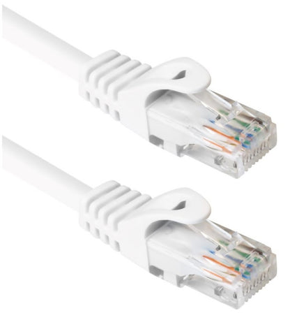 2 stk. hvide Cat 6 UTP-kabler 2,0 m med gennemsigtige RJ45-stik og synlige farvede ledninger, placeret parallelt.