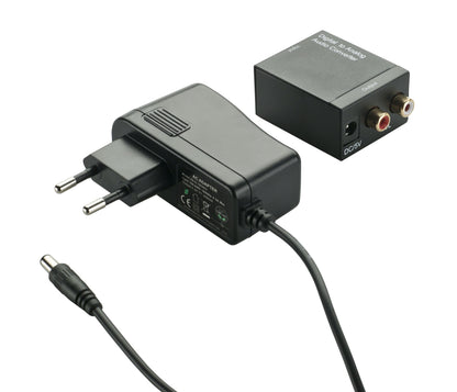 Digital til analog konverter med RCA indgang/udgang, DC 5V strømport og sort europæisk strømadapter.