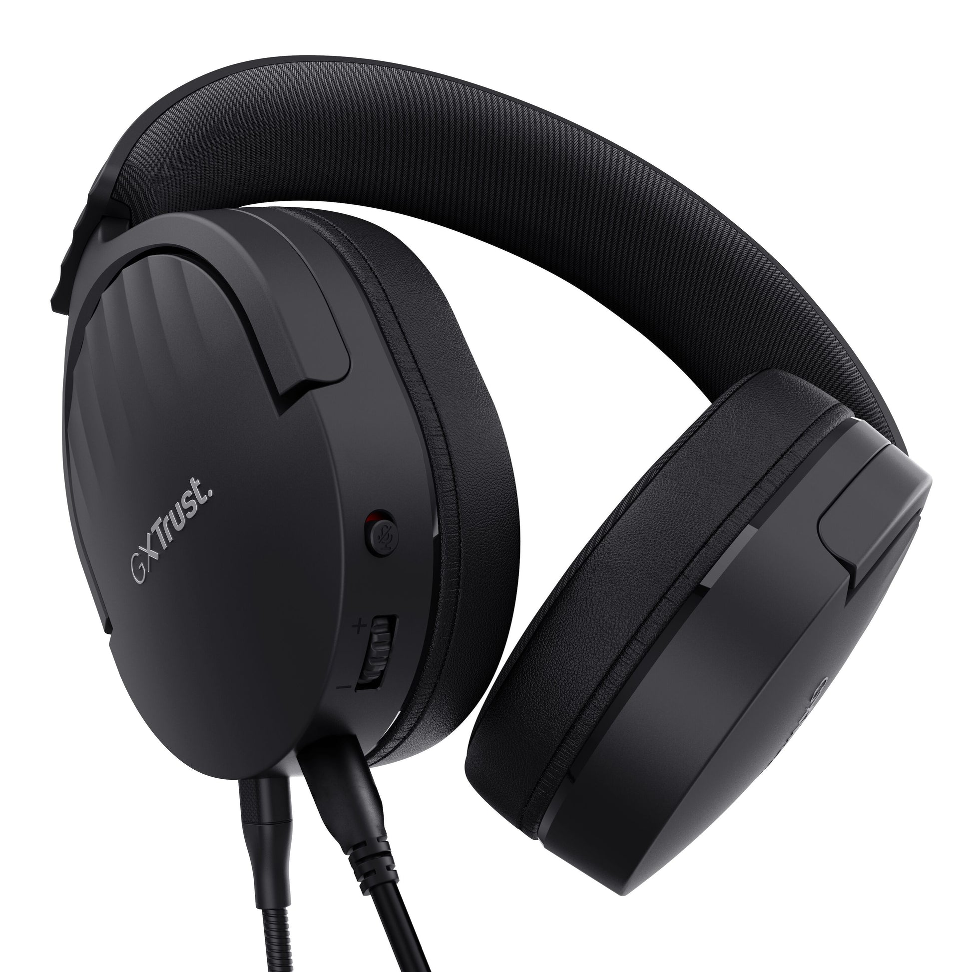 Trust GXT 489 Fayzo gaming-headset med polstrede over-ear cups, kabel, lydstyrkehjul, aftagelig mikrofon og synligt logo.