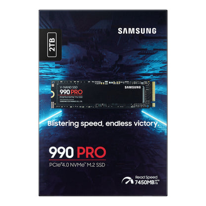 Samsung 990 PRO PCIe 4.0 NVMe M.2 SSD 2TB, op til 7450MB/s læsehastighed, synligt Samsung-logo og modelinfo på emballagen.