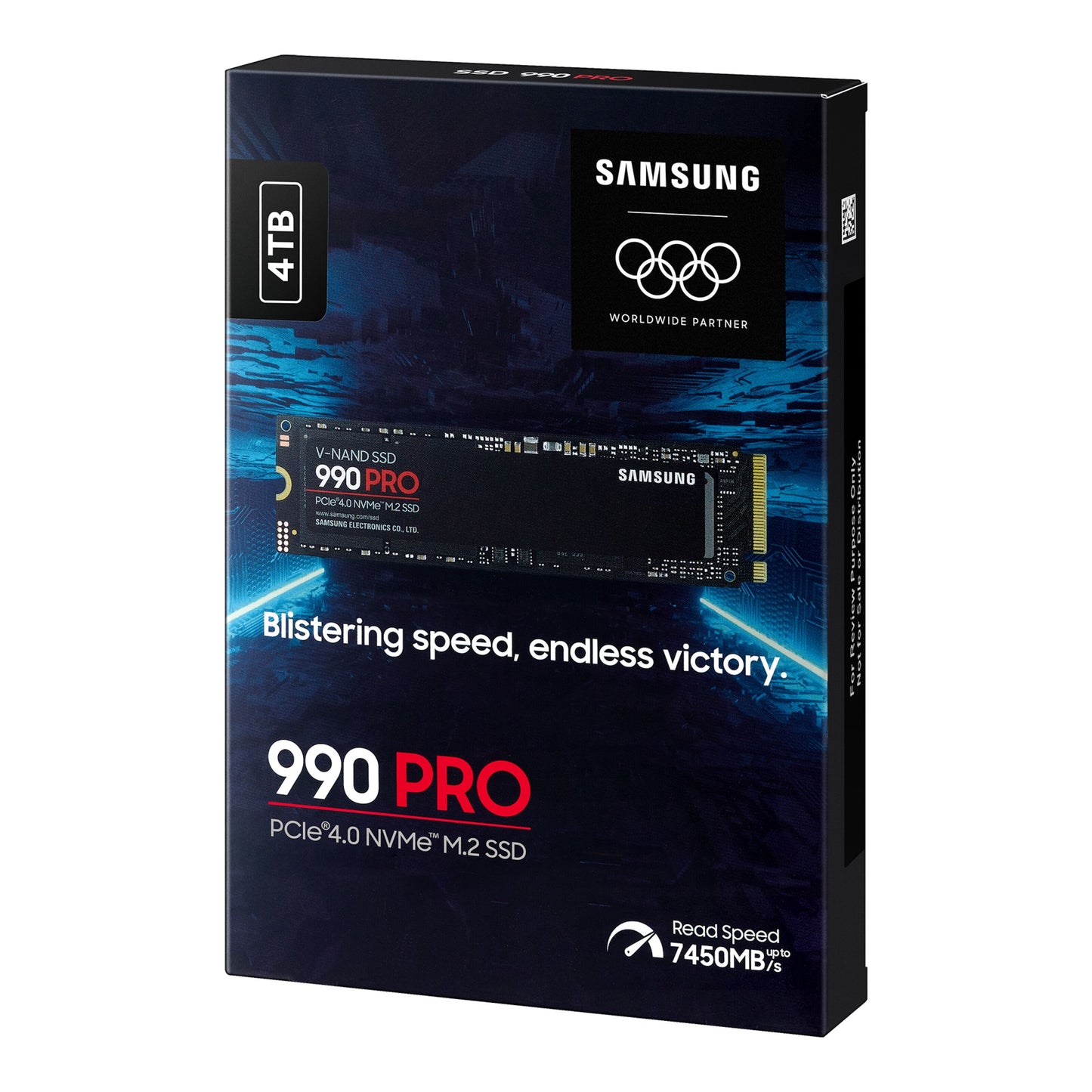 Samsung 990 PRO PCIe 4.0 NVMe M.2 SSD 4TB emballage med Samsung-logo, olympisk partnerlogo, op til 7450 MB/s læsehastighed.