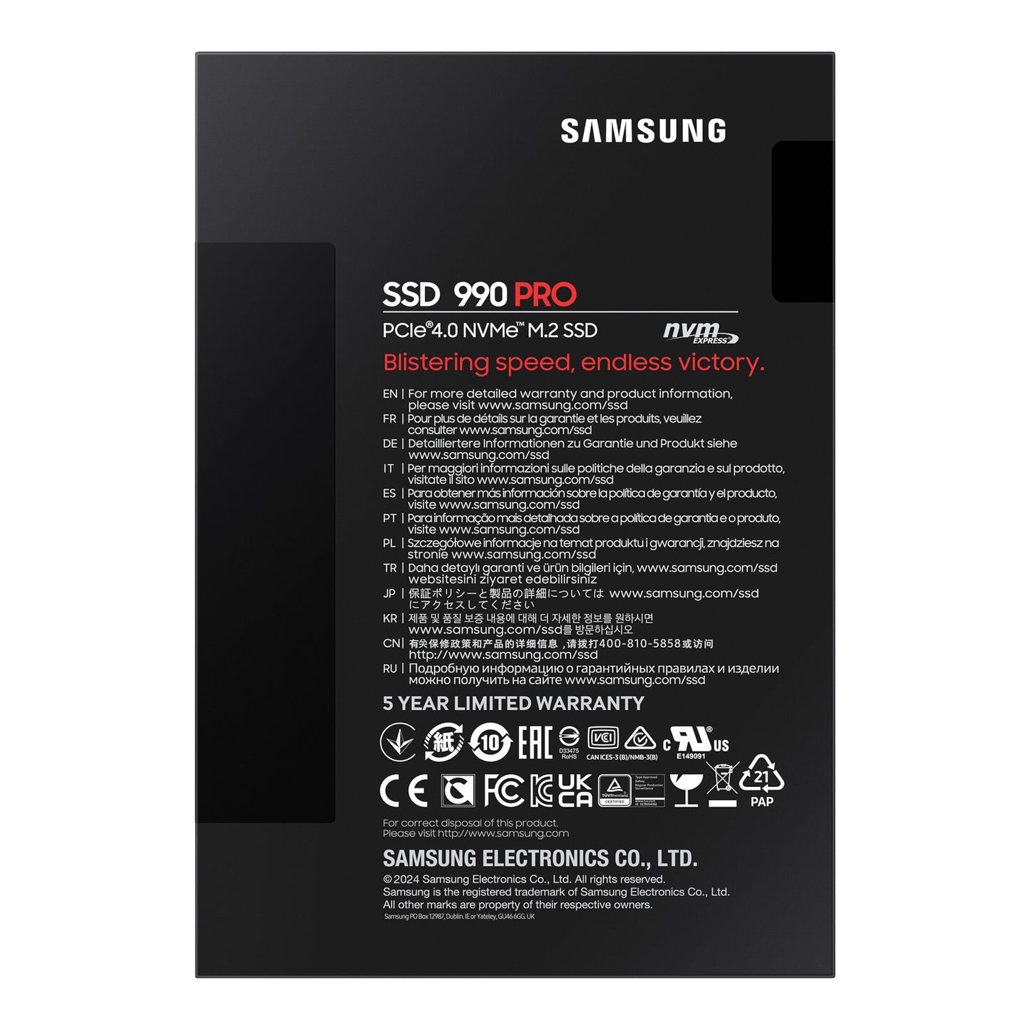 Samsung 990 PRO PCIe 4.0 NVMe M.2 SSD 4TB bagside med produktinfo, garantidetaljer og certifikatlogoer i flere sprog.