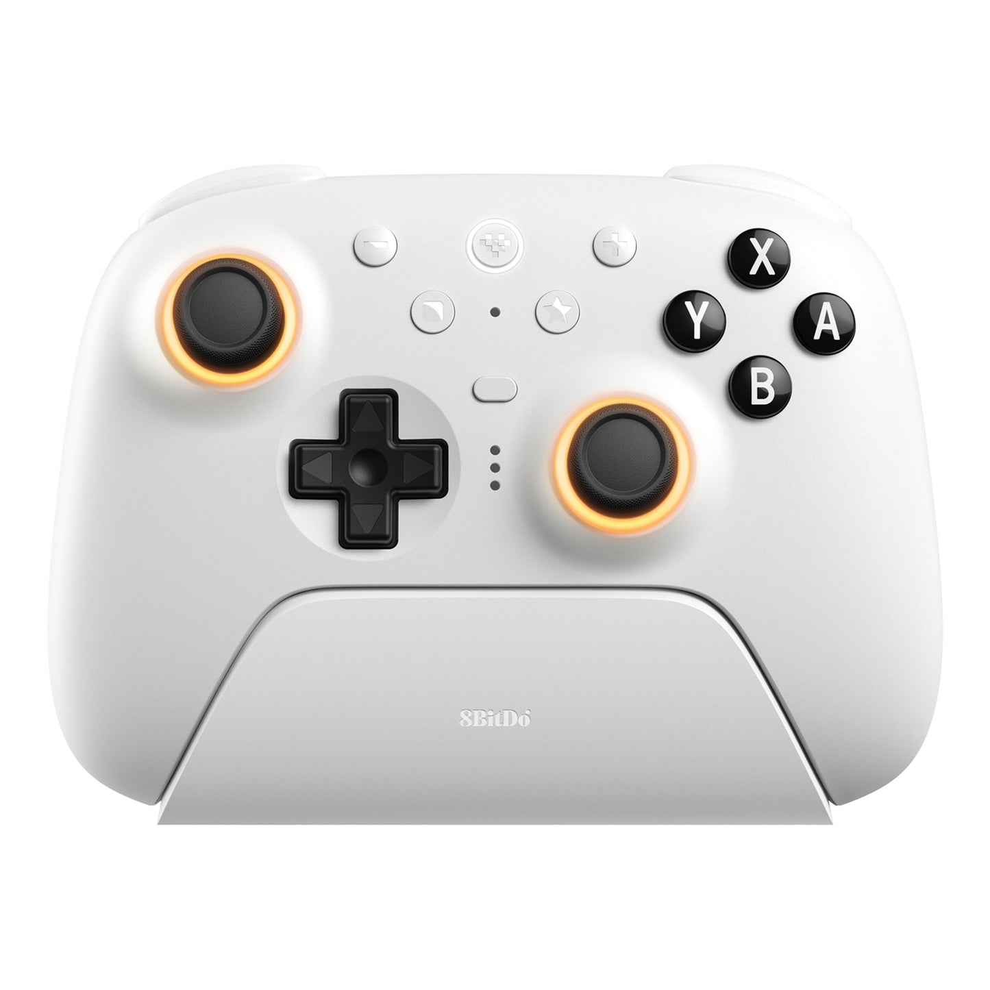 8Bitdo Ultimate 2 Bluetooth Controller hvid med sorte A/B/X/Y-knapper, Hall Effect-triggere, sort D-pad og opladningsdock.