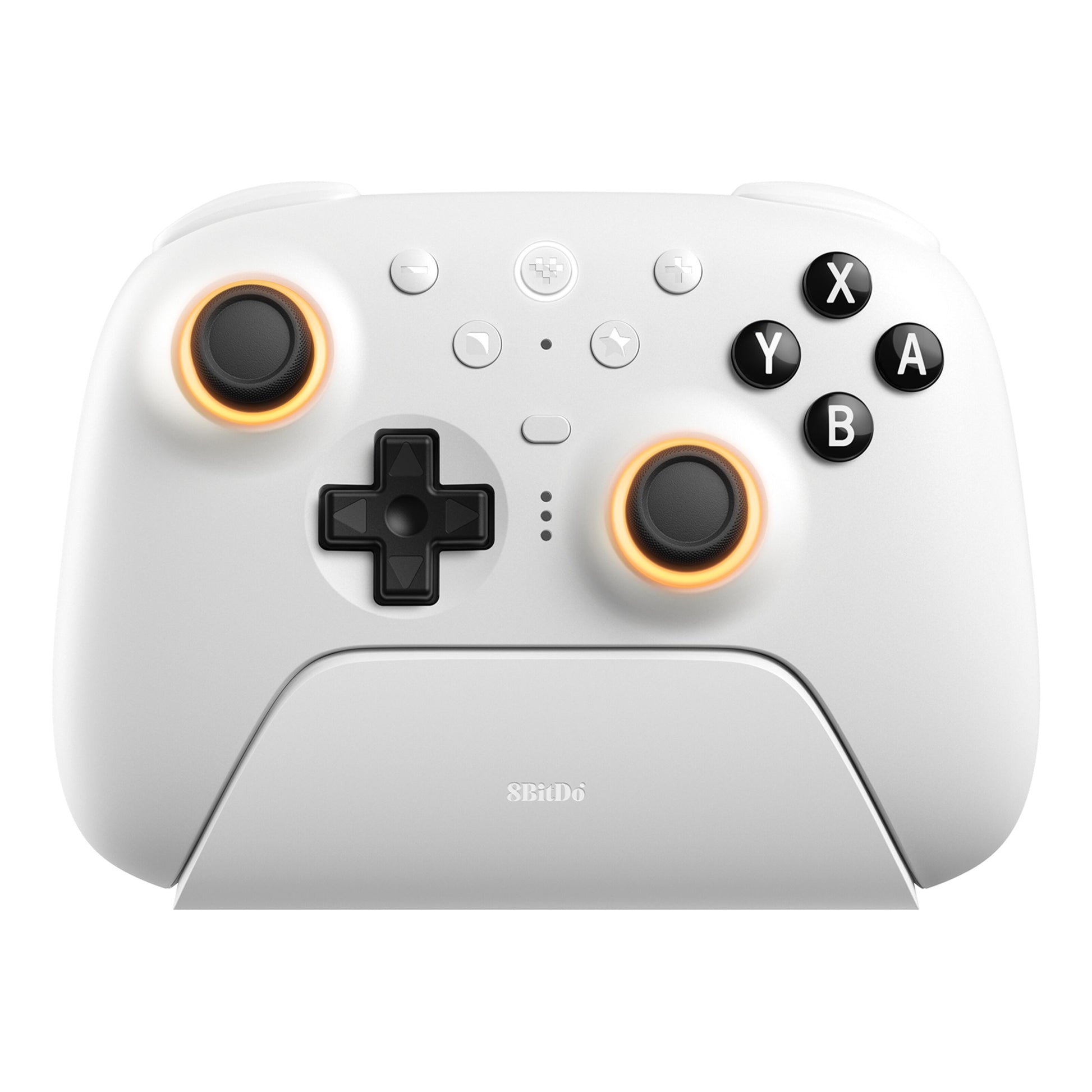 8Bitdo Ultimate 2 Bluetooth Controller hvid med sorte A/B/X/Y-knapper, Hall Effect-triggere, sort D-pad og opladningsdock.