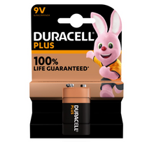 Duracell Plus 9V batteri i emballage med Duracell-kaniner i gul trøje og teksten "100 Life Guaranteed.