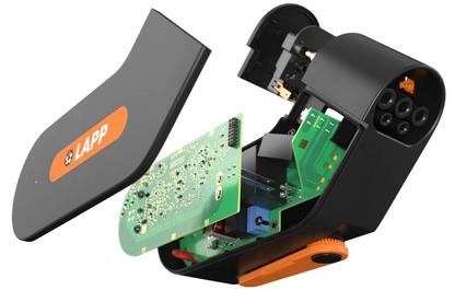 LAPP Mobility Dock ladeadapter sort CEE 7/7 10A 2,3 kW med åben dæksel og synligt grøn printplade.