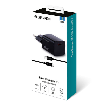Champion 30W PD-lader kompakt sort inkl. USB-C til USB-C-kabel, blå/hvid æske med svensk flag øverst.