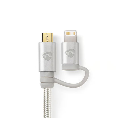 NEDIS 2-i-1 sølvfarvet flettet kabel med MFI Lightning- og Micro-USB-stik samlet i ét USB-A-stik, bølgelogo på begge stik.