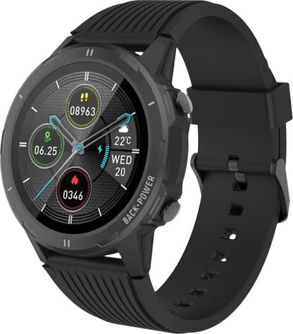 DENVER multisport-smartwatch med aktivitetsmåling, sort rundt ur, struktureret silikonerem, farvede ikoner og digitale tal på skærmen.