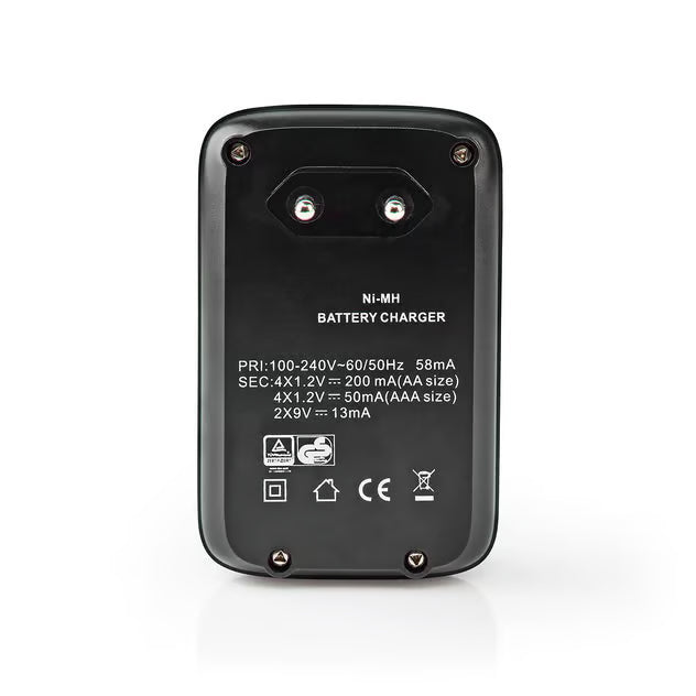 Universel batterioplader til AA, AAA og 9V NiMH/NiCd, sort, bagside med tekniske specifikationer og to metalstik øverst.