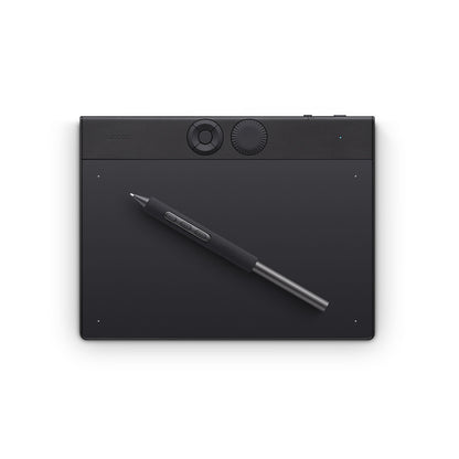 Wacom Intuos Pro lille tegneplade 187 x 105 mm sort, kontrolknapper og drejehjul øverst, stylus-pen medfølger.