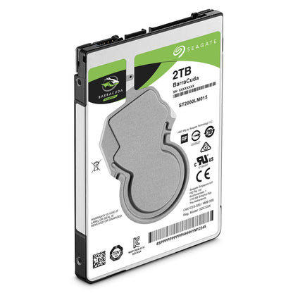 Seagate Barracuda intern harddisk 2,5" 2 TB med hvid label, produktinfo og certifikater synlige på fronten.