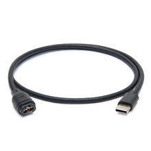 Opladerkabel USB-C til nyere Garmin-enheder med begge stik synlige.