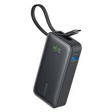 Anker Nano Powerbank 30W 10000mAh sort med hurtig USB-C kabel, synlige USB-A/USB-C porte og display viser 88/10 timer.