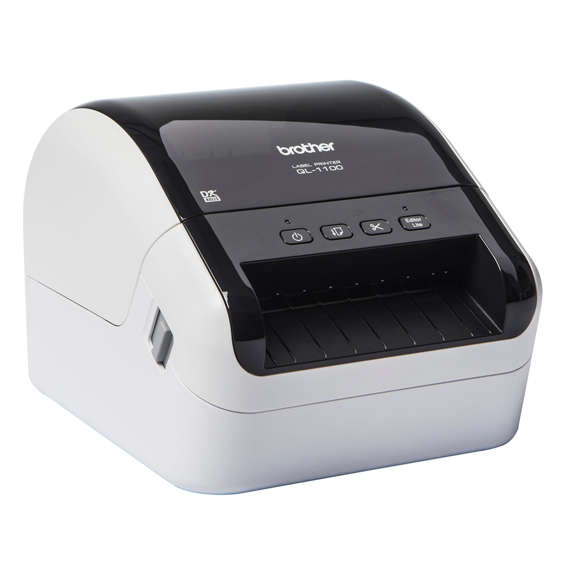 Brother QL-1100 etiketprinter med hvid front, sort top, kontrolknapper og åbning til etiketter foran.