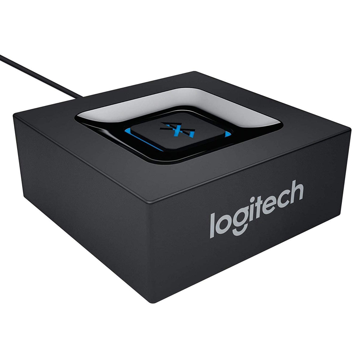 Sort Logitech Bluetooth-modtager til lydsystemer med central parringsknap, blåt lysikon og strømkabel.