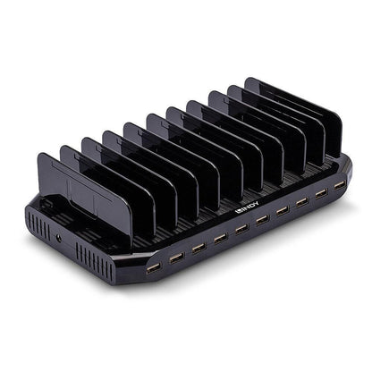 Lindy 96W 10-ports USB-opladningsstation med ti frontvendte slots til samtidig opladning af flere enheder.