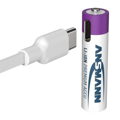ANSMANN Li-Ion AAA Akku Typ 500 4-pak, hvid/lilla, med USB-C opladningsport og USB-C kabel, synlig på billedet.