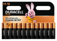 Duracell Plus Boost AA-batterier 12 stk med op til 150 ekstra levetid og pink kaninmaskot på emballagen.