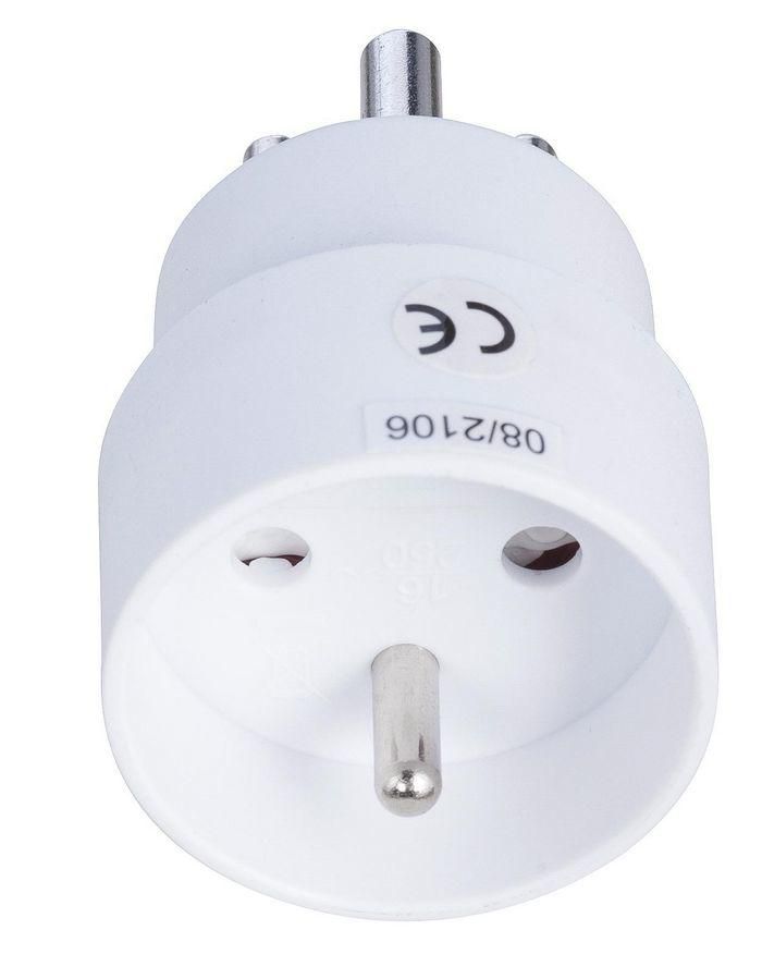 MicroConnect Schuko til DK stik adapter med metalben, to runde huller, synlige certifikater og serienummer, top/front vinkel.