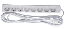 Microconnect 8-vejs dansk stikdåse, hvid, 8 Type K-udtag, 5 m ledning med tilslutningsstik.