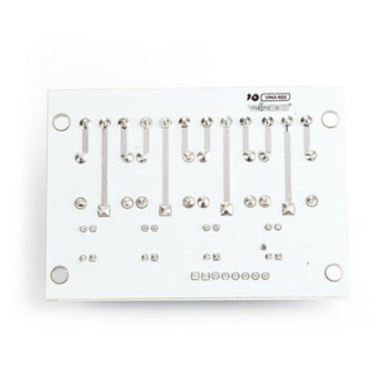 Relæmodul til Arduino 4x, hvid PCB med sølv loddepunkter og spor, model VMA400 i øverste højre hjørne.