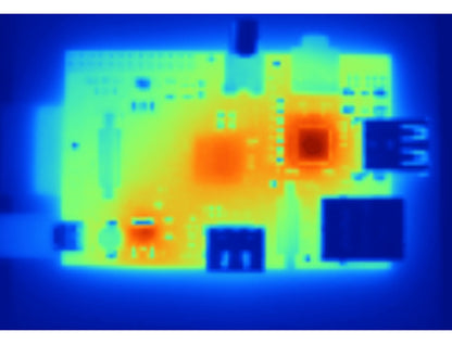 Termografisk billede af Raspberry Pi 3 med Køleflanger-pakke, viser temperaturzoner og effekt af køling.