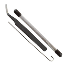 PrimaCreator Rengøringssæt med stor plastpipette, sort plastpincetter og tynd metalkrog.
