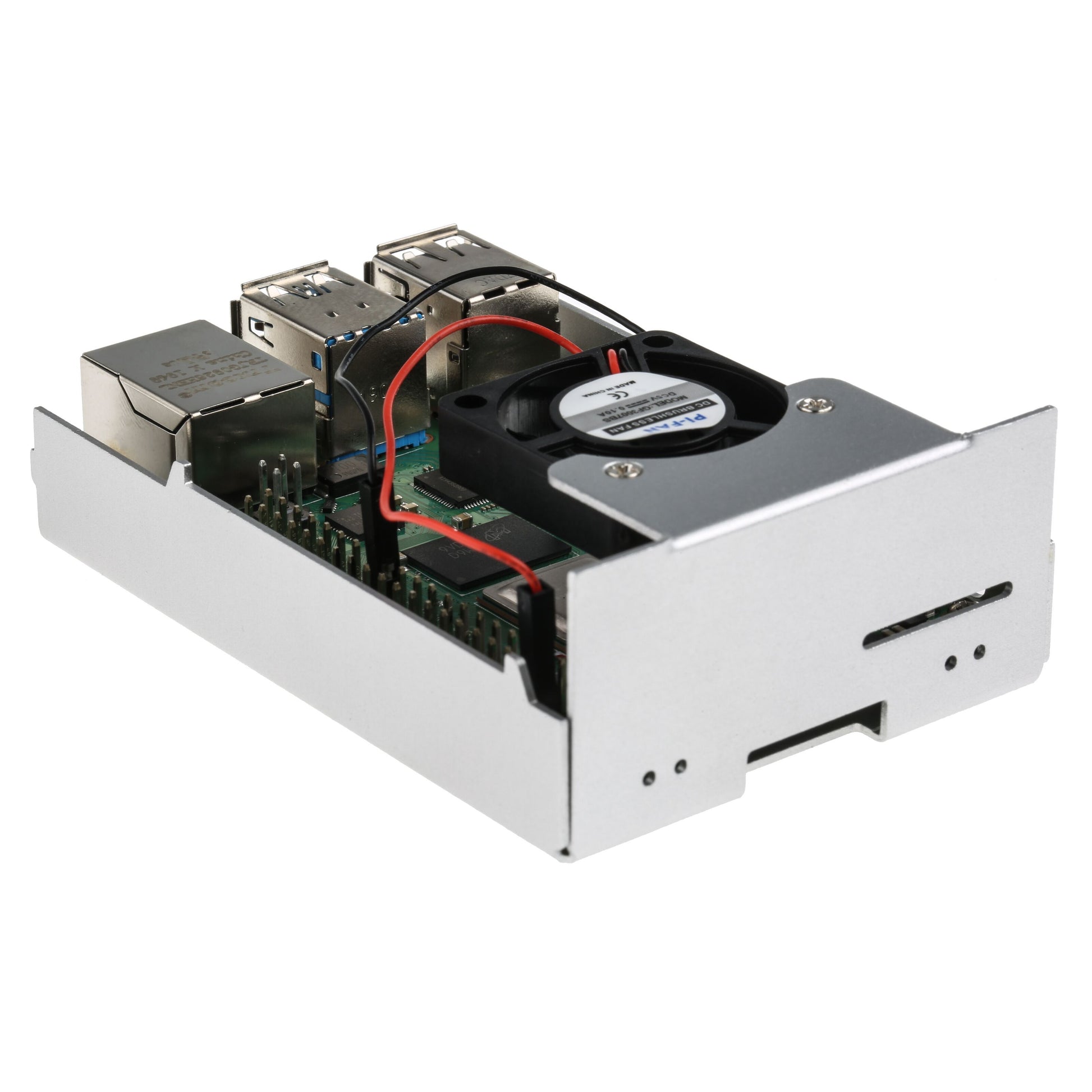Raspberry Pi 4 Kit 4GB, enkeltkort computer i sølv metalkasse med USB- og Ethernet-porte, køleblæsere og komponenter.