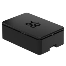 Sort chassis til Raspberry Pi 4 Model B, rektangulært med afrundede kanter, udskåret logo på toppen og lille sideport.