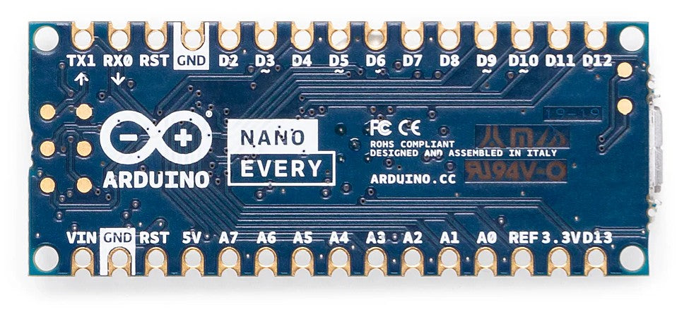 Arduino Nano Hvert udviklingskort uden stiftlister, topvinkel, synlige pin-labels, ATMega4809-chip, Arduino-logo.