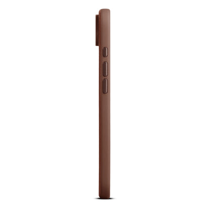 WOOLNUT læderetui til iPhone Air Cognac, sideview med tre knapper, hævet kamerasektion, smalt design, MagSafe kompatibel.