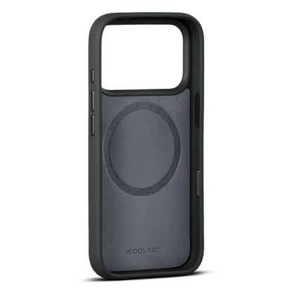 WOOLNUT læderetui iPhone 17 Pro sort/grå MagSafe-kompatibel præcise udskæringer til knapper og kamera trådløs opladning.