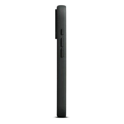 WOOLNUT læderetui til iPhone 17 Pro sort, MagSafe-kompatibel, to knapper og kamerabump, set fra siden.