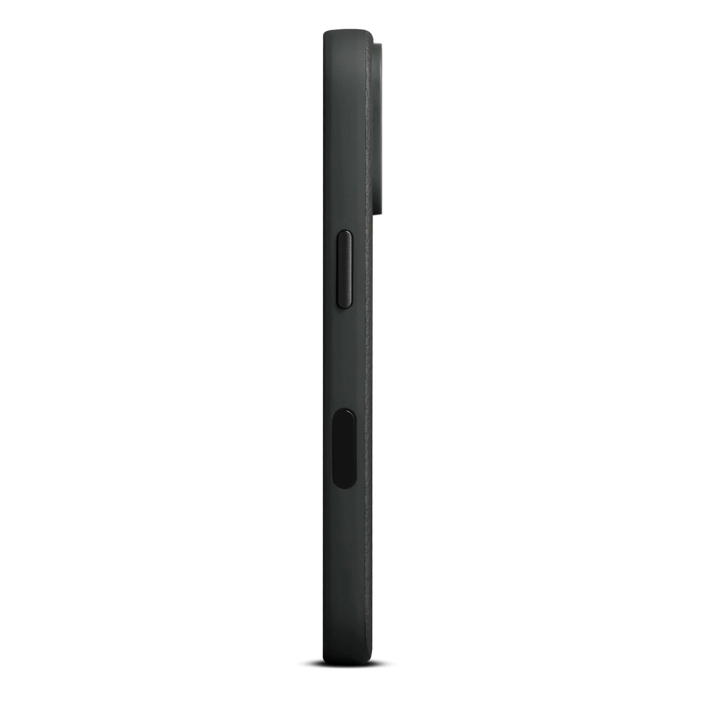 Side fra WOOLNUT læderetui til iPhone 17 Pro Sort, sort finish, MagSafe, to knapper og let hævet kameramodul.