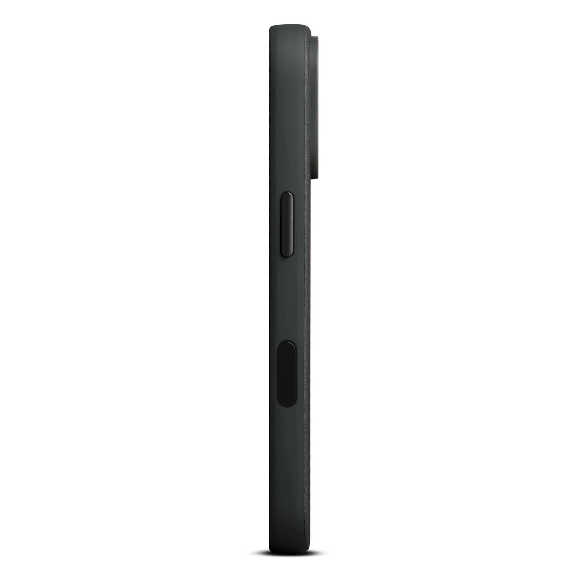 Side fra WOOLNUT læderetui til iPhone 17 Pro Sort, sort finish, MagSafe, to knapper og let hævet kameramodul.
