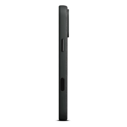 Sideview af sort iPhone 17 Pro Max med tynd profil, kamerabump, MagSafe-kompatibel, passer til WOOLNUT læderetui.