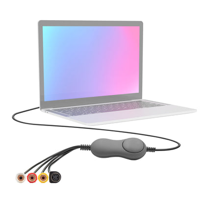 Plexgear Moviesaver 700 video grabber tilsluttet sølvfarvet laptop, synlige rød/hvid/gul/sort porte og rund knap.